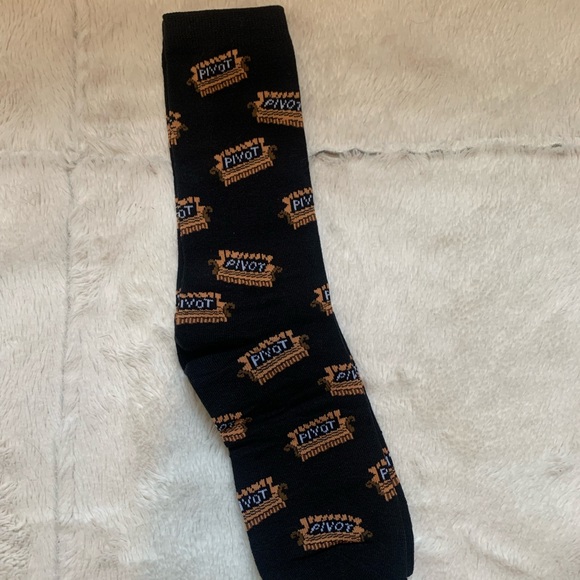 Never worn Friends ‘pivot’ pair of socks - Picture 2 of 2
